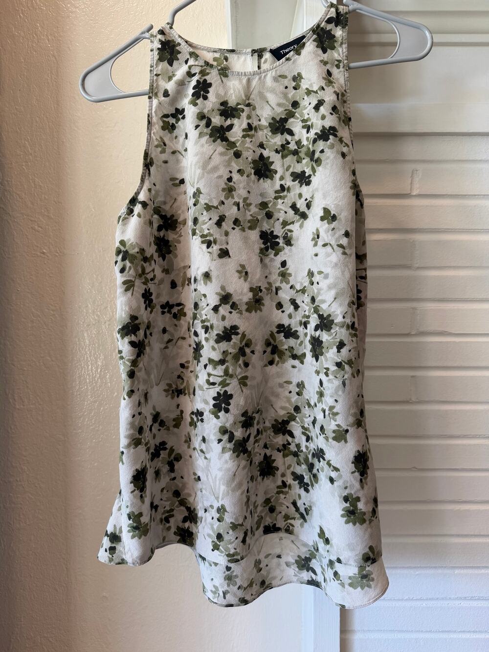 Theory Kalstynn Calla Silk Floral  Blouse Women’s Medium Ivory Green 100% Silk